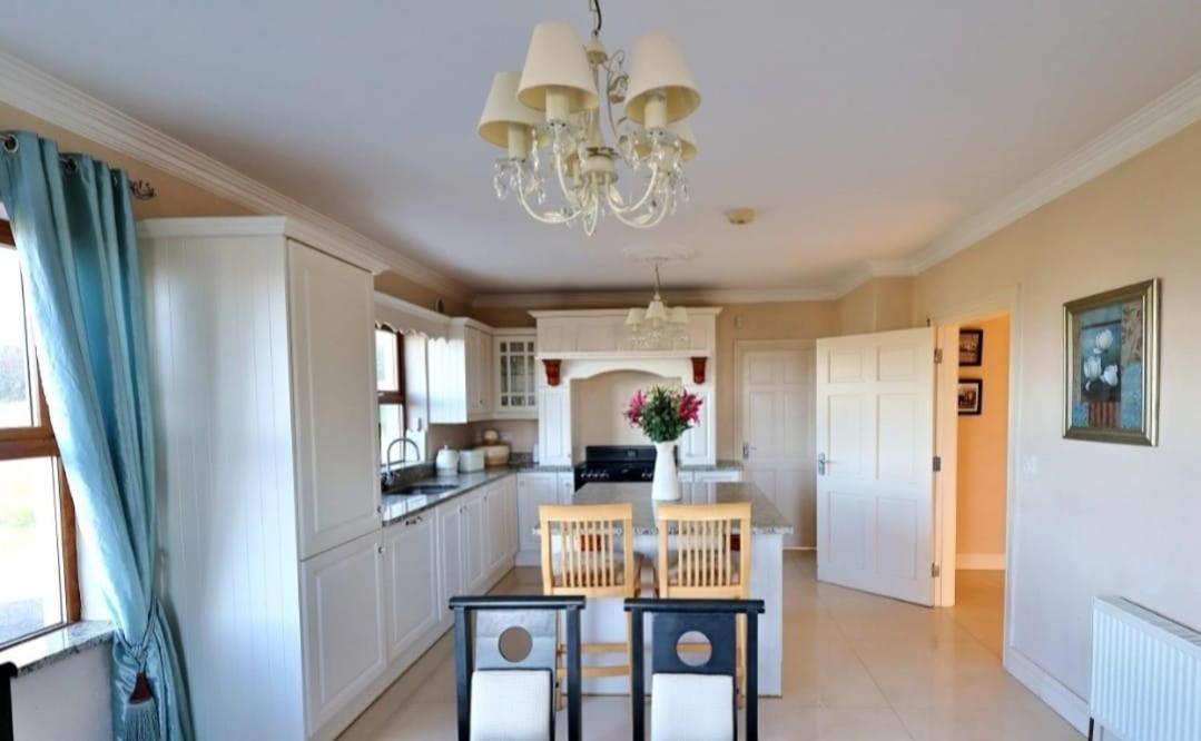 The Cliffs Of Moher Holiday House Doolin Exterior foto